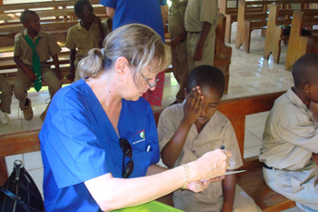 Kandy performs an eye test
